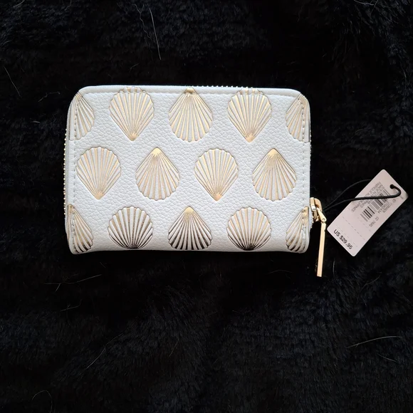 Victoria's Secret White and Gold Shell Wallet - Picture 2 of 3